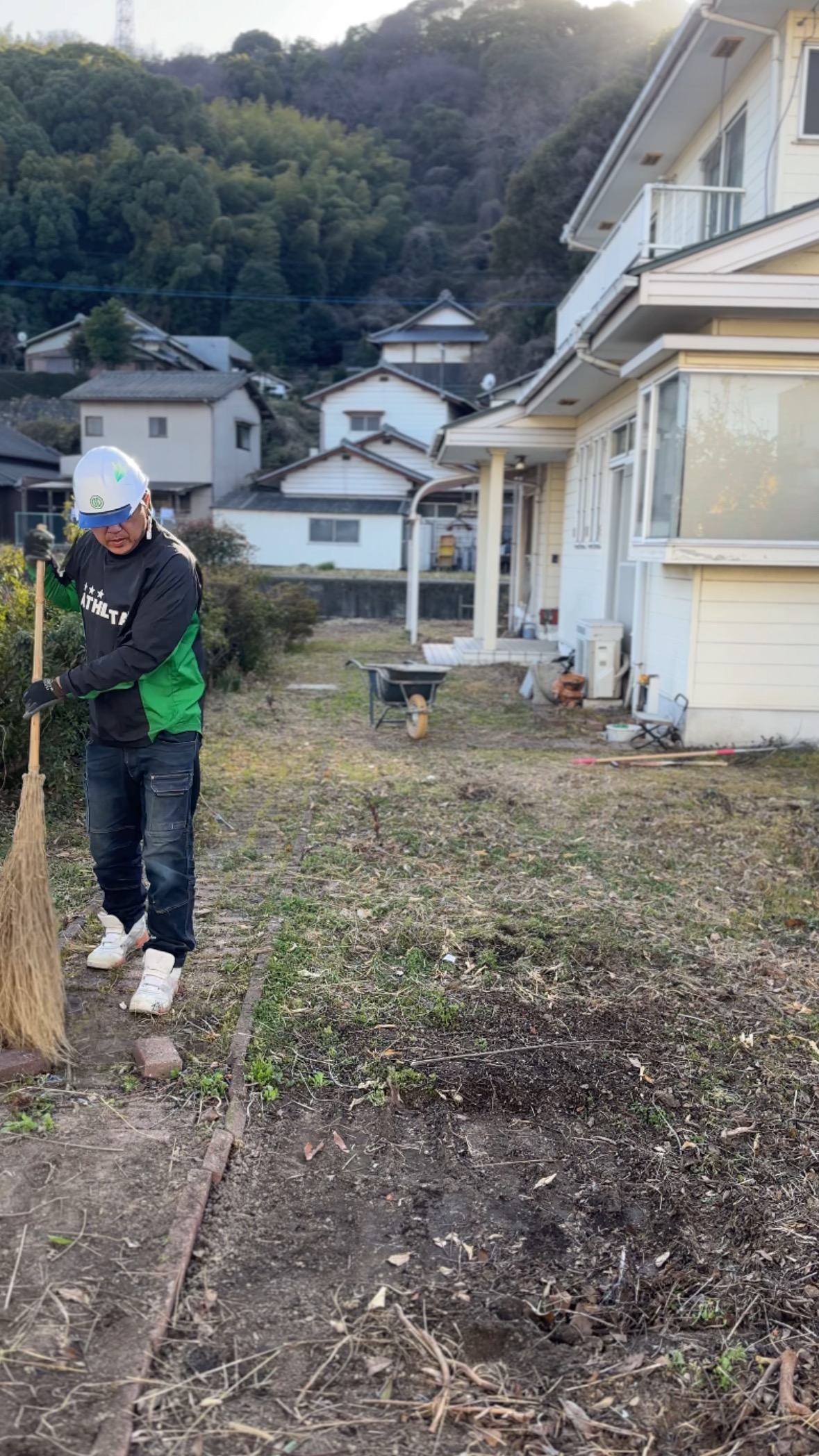 庭の植栽の伐採等 | 施工事例 | (株)合田建設 |